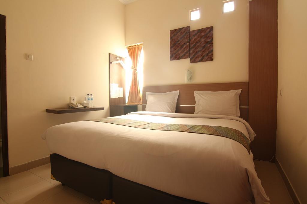 Hotel Pules Yogyakarta Rum bild