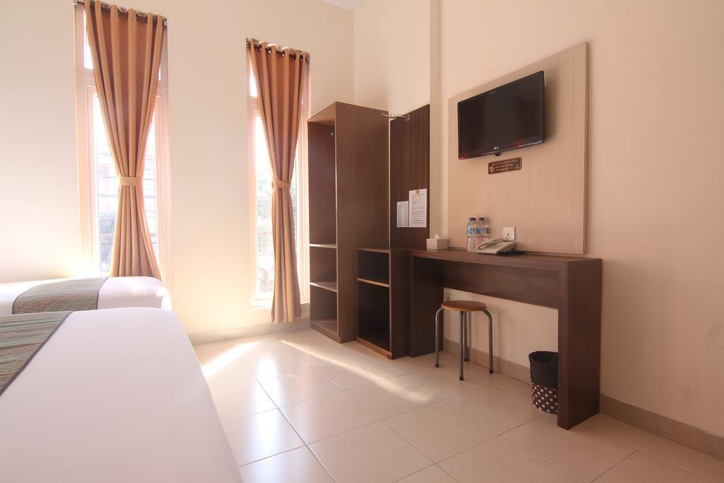 Hotel Pules Yogyakarta Rum bild