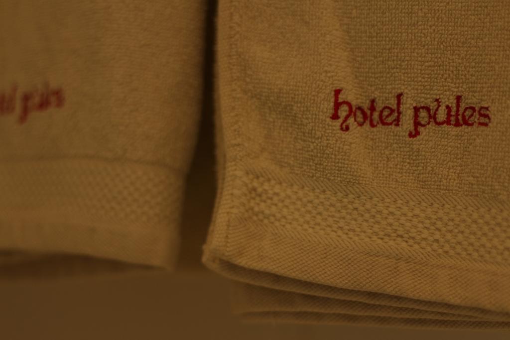 Hotel Pules Yogyakarta Rum bild